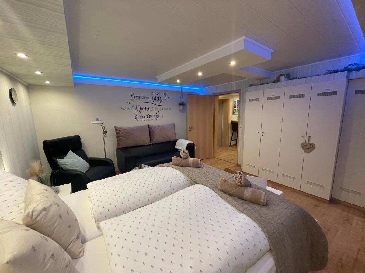 Moderne Ferienwohnung Zur Schlosshoehe Lieser Esterno foto