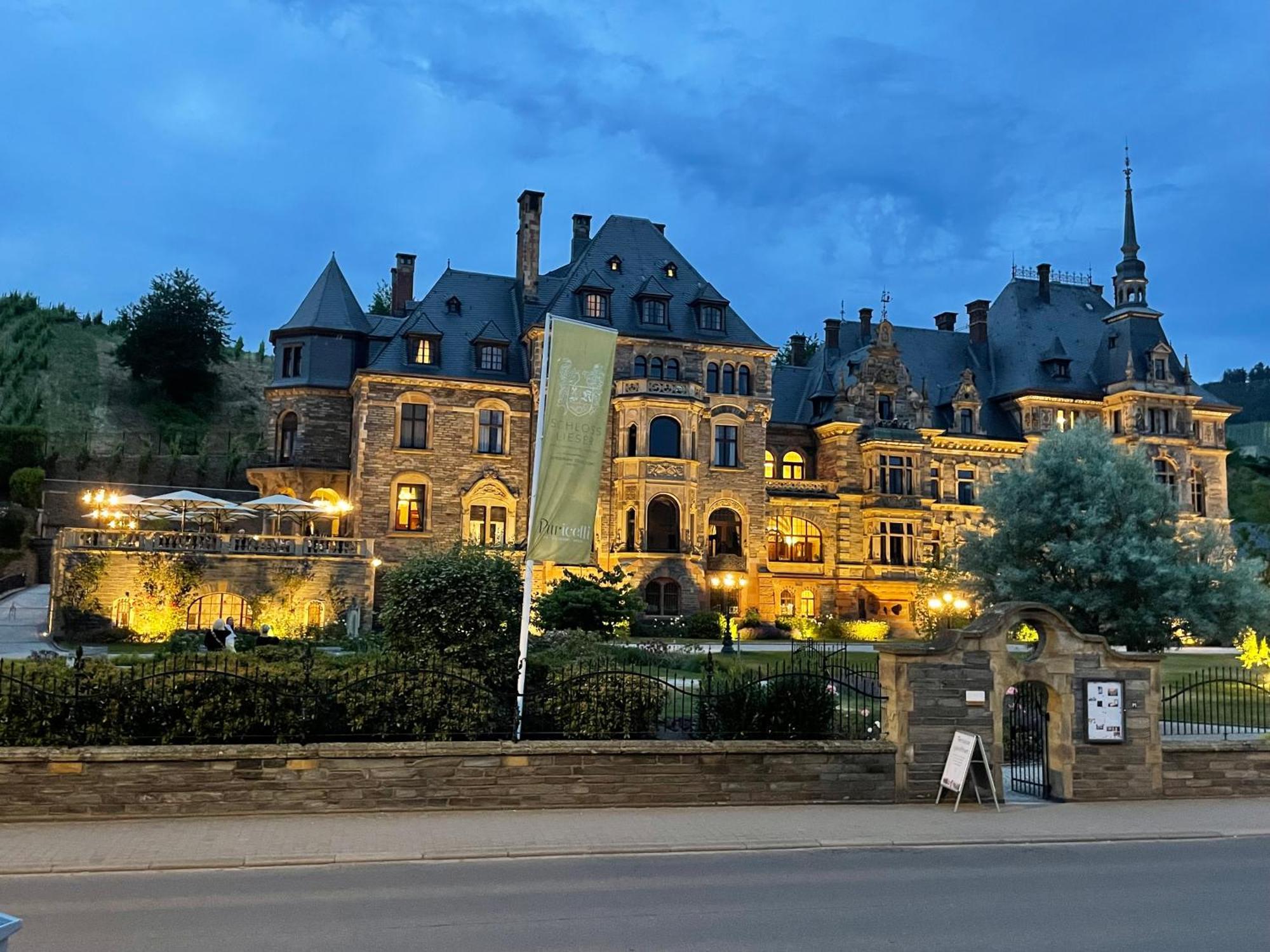 Moderne Ferienwohnung Zur Schlosshoehe Lieser Esterno foto